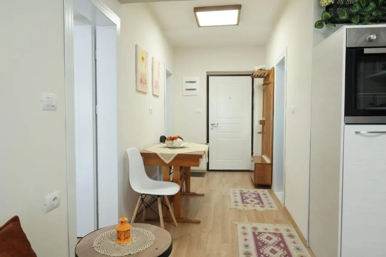 Luka'S Apartment Sarande